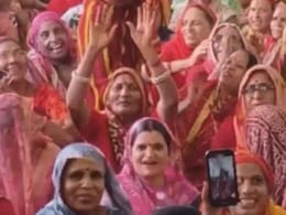 जयपुर में पानी की किल्लत को लेकर महिलाओं का 7 घंटे चला प्रदर्शन, सीएम ऑफिस घेरने का दिया अल्टेमटम जयपुर में पानी की किल्लत को लेकर महिलाओं का 7 घंटे चला प्रदर्शन, सीएम ऑफिस घेरने का दिया अल्टेमटम