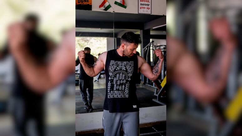 अब Workout में लगाएं स्वैग का तड़का! 300 रुपये से भी कम में खरीदें ये Best T-shirts और Gym Vest अब Workout में लगाएं स्वैग का तड़का! 300 रुपये से भी कम में खरीदें ये Best T-shirts और Gym Vest