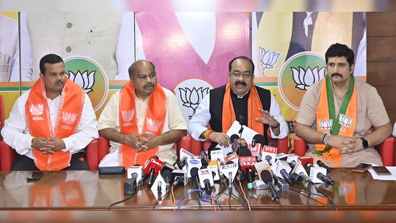 कांग्रेस की नाकेबंदी पर डिप्टी CM का तंज, बोले- हो गई सुपर फ्लॉप, जनता ने ही भूपेश को दे दिया करारा जवाब कांग्रेस की नाकेबंदी पर डिप्टी CM का तंज, बोले- हो गई सुपर फ्लॉप, जनता ने ही भूपेश को दे दिया करारा जवाब