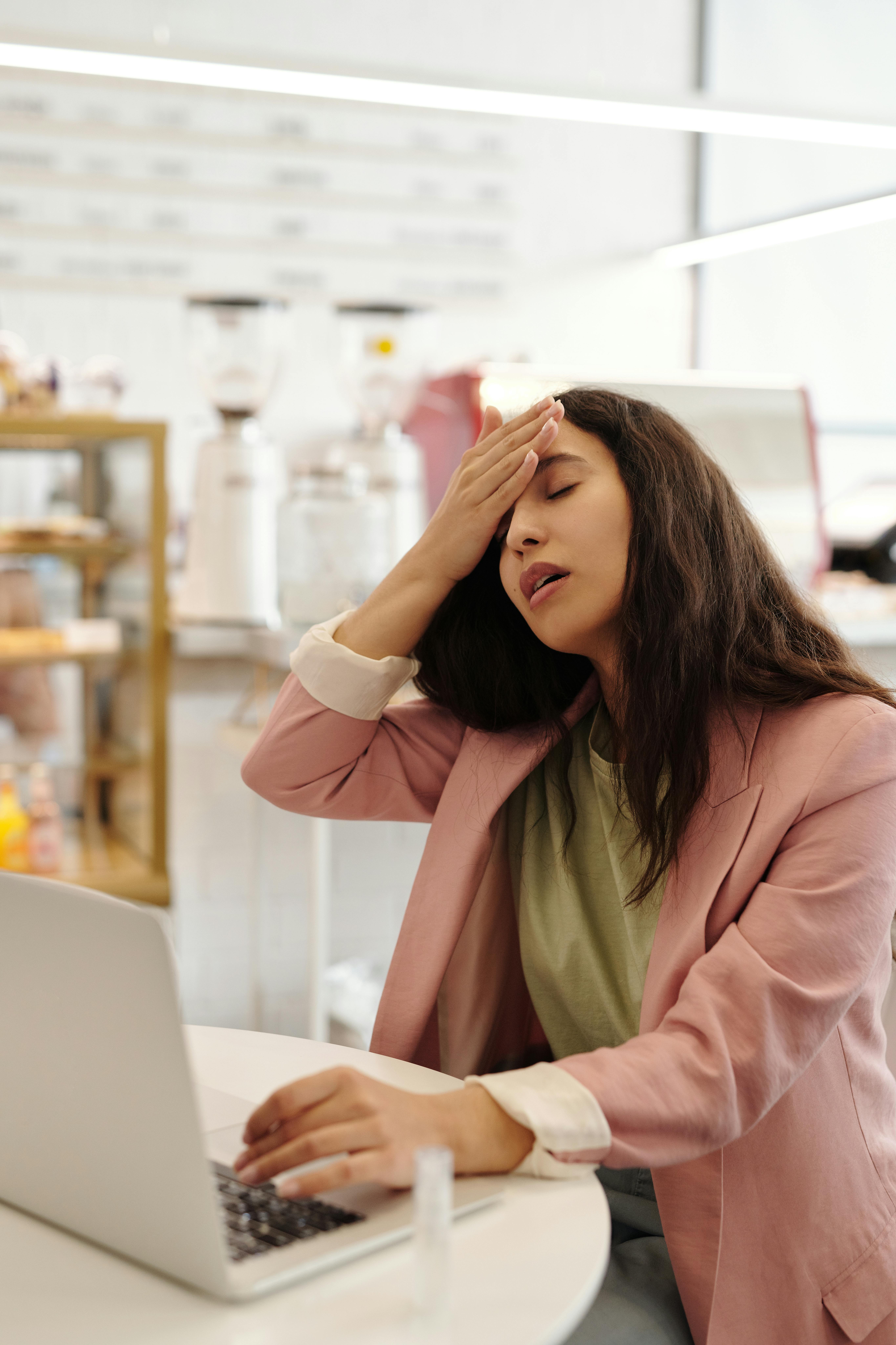 In most cases, feeling hot without fever is not dangerous