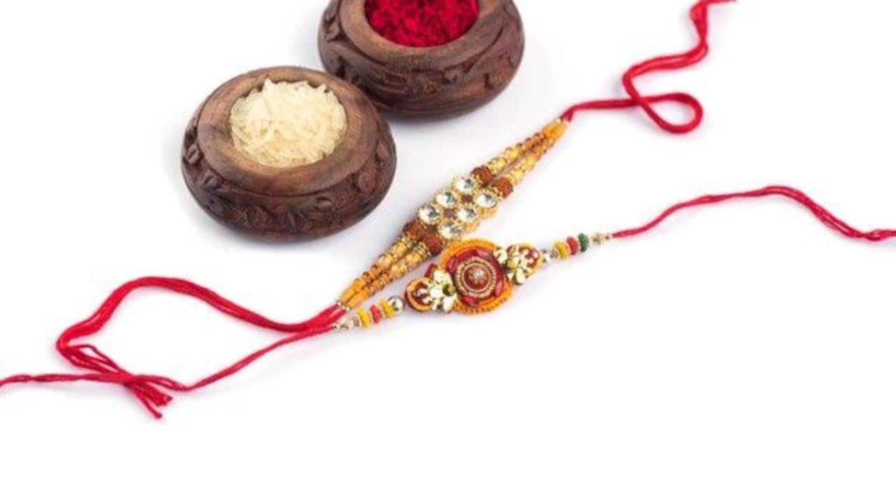 Get Your Hands On Top Rakhi For Your Sister From Myntra