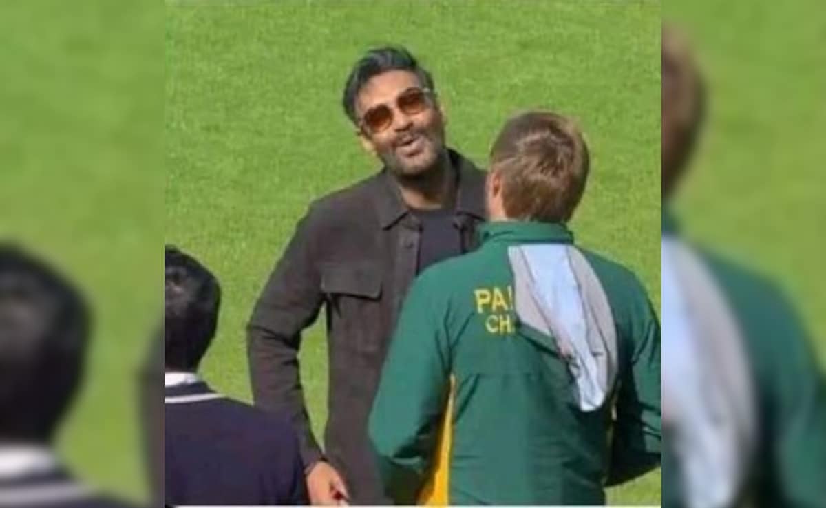 Truth Behind Ajay Devgn's Meeting With Afridi In England As Pics Go Viral