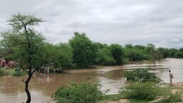 रील बनाने की जानलेवा लत, तालाब में उतरे दो किशोर... एक बाल-बाल बचा, दूसरे की नहीं मिली लाश