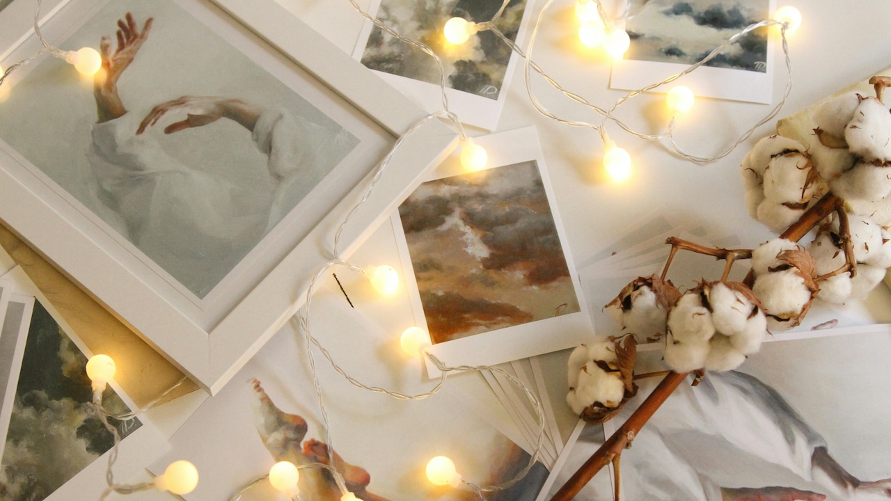 LED strip lights offer LED strip lights, on the contrary, give a twinkle or sparkle effect