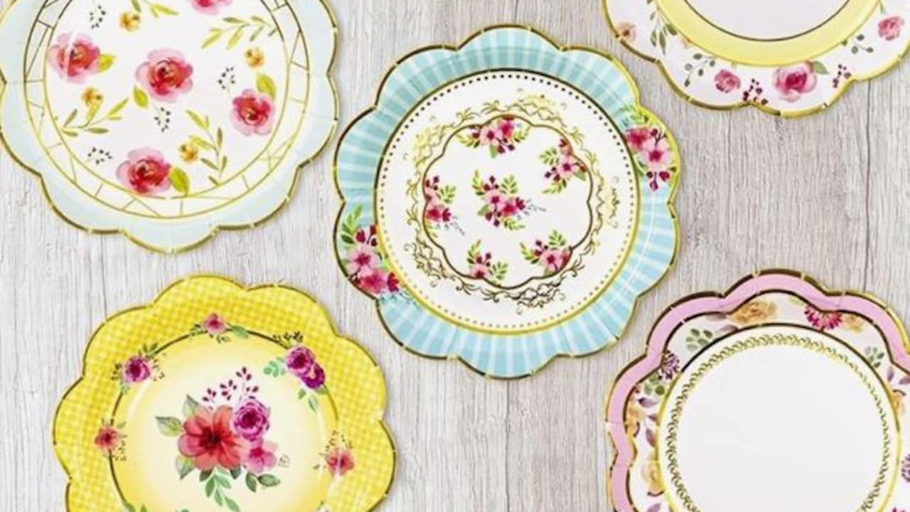 Mini Plates That Bring Live To The Small Living Space