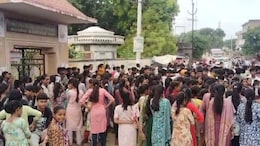 Rajasthan: स्कूल में शिक्षकों के पद खाली, छात्रों ने की तालाबंदी, अभिभावकों-ग्रामीणों ने भी किया प्रदर्शन
