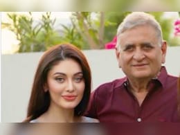 शेफाली जरीवाला की प्रेयर मीट में पिता का हुआ बुरा हाल, वीडियो हुआ वायरल शेफाली जरीवाला की प्रेयर मीट में पिता का हुआ बुरा हाल, वीडियो हुआ वायरल