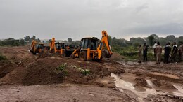 Rajasthan: रियांबड़ी में बजरी माफिया और ग्रामीणों के बीच फिर हुआ समझौता, करणी माता मंदिर सहित इस जगह की लीज होगी बंद