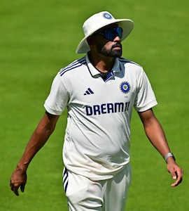 Denied Wickets Twice, Mohammed Siraj Opts For Virat Kohlis Famous Switch The Bails Trick