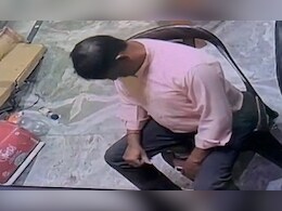 हे भगवान... स्कूल में प्रेयर करती 10वीं की छात्रा की अचानक मौत तो दफ्तर में बैठे-बैठे टूट गईं कर्मचारी की सांसें हे भगवान... स्कूल में प्रेयर करती 10वीं की छात्रा की अचानक मौत तो दफ्तर में बैठे-बैठे टूट गईं कर्मचारी की सांसें