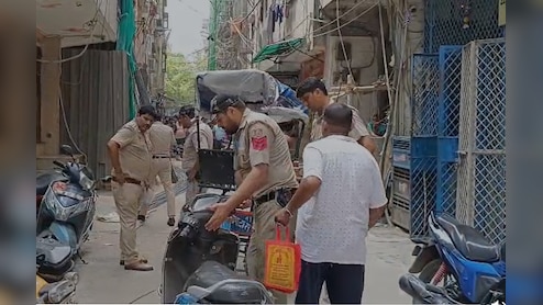 दिल्ली: करोल बाग में पति-पत्नी ने एक साथ दी जान, आर्थिक तंगी और बीमारी से थे परेशान