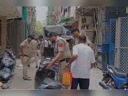 दिल्ली: करोल बाग में पति-पत्नी ने एक साथ दी जान, आर्थिक तंगी और बीमारी से थे परेशान दिल्ली: करोल बाग में पति-पत्नी ने एक साथ दी जान, आर्थिक तंगी और बीमारी से थे परेशान