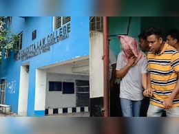 कोर्ट में कॉलेज खोलने की अर्जी, पुलिस ने करवाया क्राइम सीन रीक्रिएशन, जानिए कोलकाता रेप केस में अब तक क्या-क्या हुआ कोर्ट में कॉलेज खोलने की अर्जी, पुलिस ने करवाया क्राइम सीन रीक्रिएशन, जानिए कोलकाता रेप केस में अब तक क्या-क्या हुआ