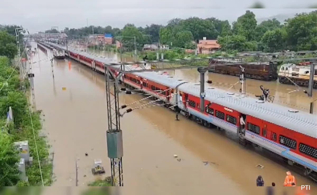 Джайпур Силните дъждове предизвикаха ситуация наподобяваща наводнение в части от