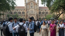 FYJC Admission Scandal : मार्क कितीही असो अ&zwj;ॅडमिशन फिक्स, एका सीटसाठी किती पैसे घेतात माहिती आहे ?