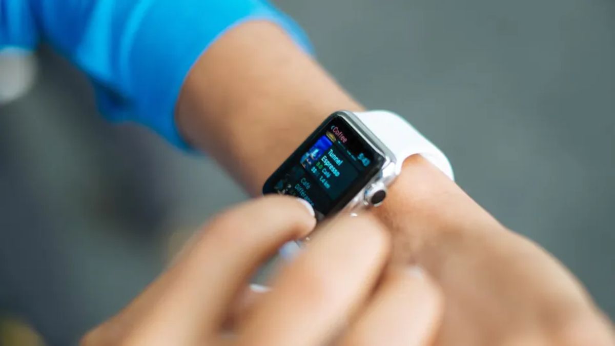 Septembre verra la sortie de la montre connectée Meta avec caméra comme compagnon de lunettes IA : rapport
