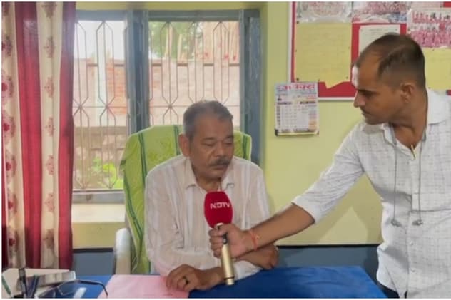 विद्यालय के प्रधानाचार्य रतनलाल ने बताया कि अधिकारी इस समस्या का समाधान नहीं कर रहे हैं. विद्यालय के प्रधानाचार्य रतनलाल ने बताया कि अधिकारी इस समस्या का समाधान नहीं कर रहे हैं.