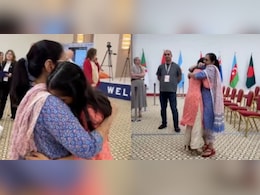 शतरंज की 'रानी' बनीं दिव्या देशमुख, आनंद महिंद्रा बोले- मां ही असली हीरो हैं शतरंज की 'रानी' बनीं दिव्या देशमुख, आनंद महिंद्रा बोले- मां ही असली हीरो हैं
