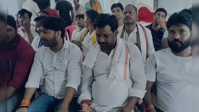 बिहार चुनाव से पहले चिराग को बड़ा झटका, 38 नेताओं ने एक साथ छोड़ी पार्टी बिहार चुनाव से पहले चिराग को बड़ा झटका, 38 नेताओं ने एक साथ छोड़ी पार्टी