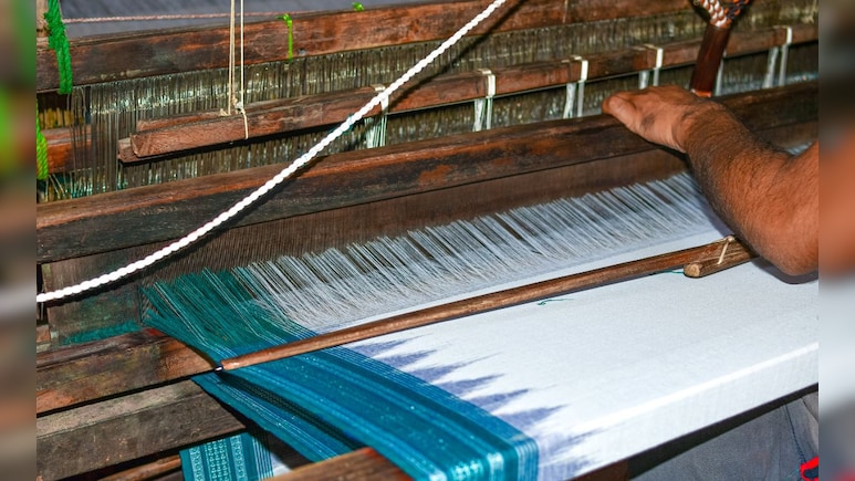 Paithani Saree : येवल्यातील पैठणी उद्योगाला मिळणार अधिक चालना; 12 कोटी 23 लाखांची उद्योग विभागाकडून मंजुरी