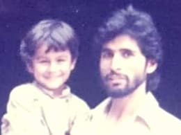 पिता की गोद में दिख रहे इस बच्चे ने बॉलीवुड में दी शानदार फिल्में, लीड हीरो बन नहीं चमकी किस्मत पिता की गोद में दिख रहे इस बच्चे ने बॉलीवुड में दी शानदार फिल्में, लीड हीरो बन नहीं चमकी किस्मत