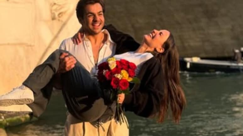 Ashish Chanchlani Calls Himself Rumoured Girlfriend Elli AvrRam's Spot Boy In New Video