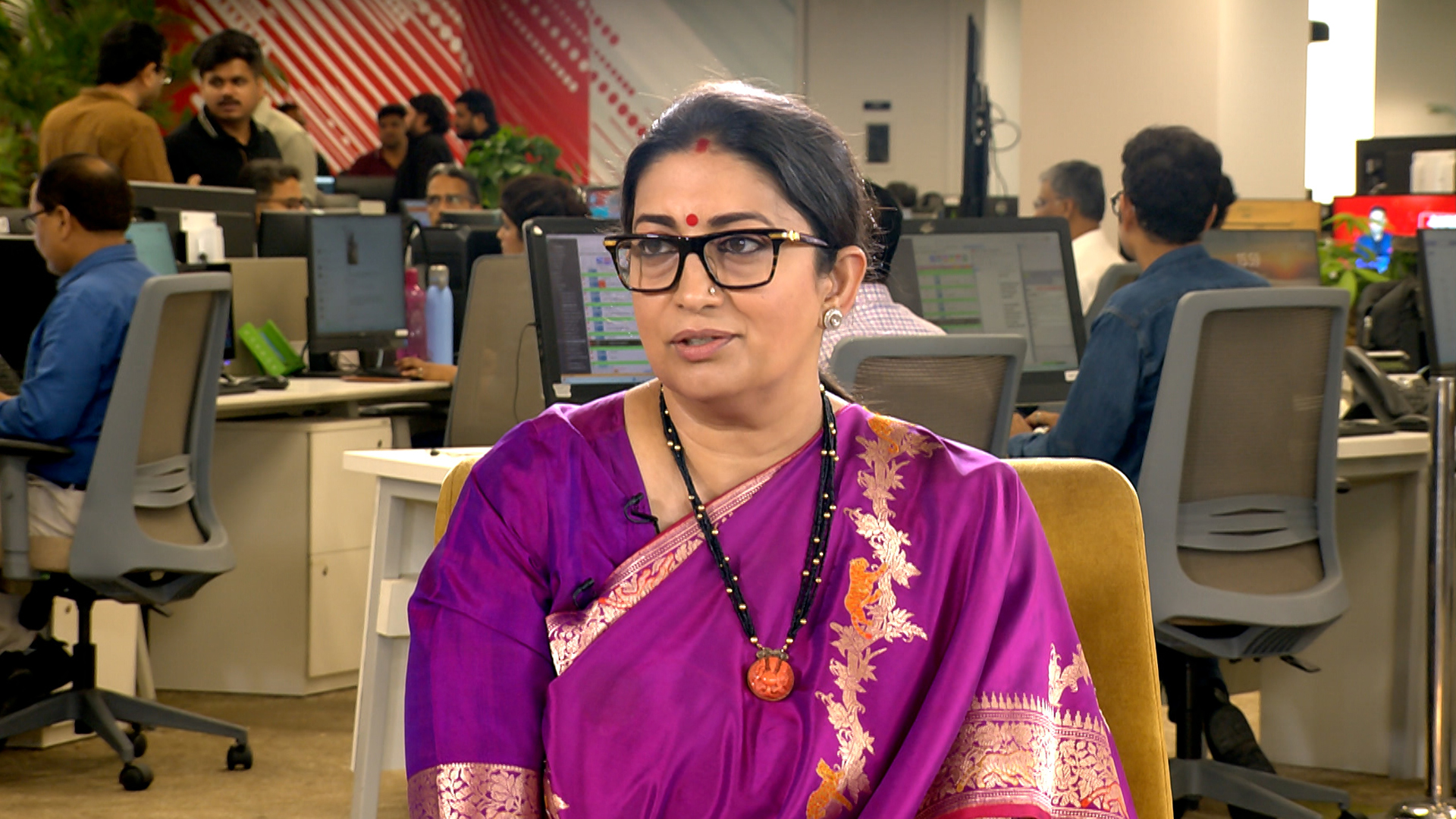 "When World Turns Against You...": Smriti Irani To NDTV On Language Row