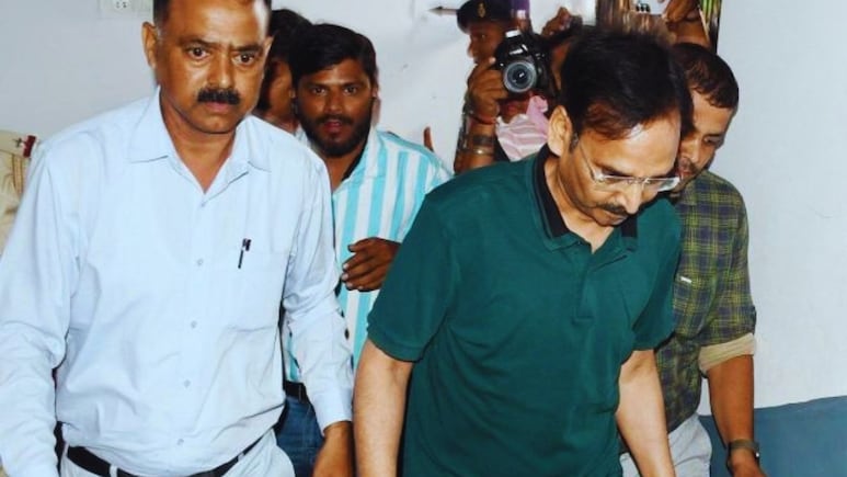 Amit Salunkhe: ॲम्बुलन्स घोटाळ्यातील आरोपी अमित साळुंखेचे महाराष्ट्र कनेक्शन! 12 हजार कोटींचं टेंडर देणारा आका कोण?