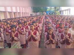 उत्तराखंड के सरकारी स्कूलों की प्रार्थना सभा में गूंजने लगे हैं श्रीमद् भागवत गीता के श्लोक उत्तराखंड के सरकारी स्कूलों की प्रार्थना सभा में गूंजने लगे हैं श्रीमद् भागवत गीता के श्लोक