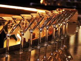 Bar and Restaurant Strike : मद्यप्रेमींचे उद्या हाल; राज्यातील बार आणि रेस्टॉरंट बंद राहणार, कारण काय? Bar and Restaurant Strike : मद्यप्रेमींचे उद्या हाल; राज्यातील बार आणि रेस्टॉरंट बंद राहणार, कारण काय?