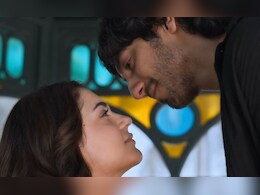 अहान पांडे की 'सैयारा' पर सेंसर बोर्ड ने चलाई कैंची, फिल्म में थे काफी बोल्ड सीन्स अहान पांडे की 'सैयारा' पर सेंसर बोर्ड ने चलाई कैंची, फिल्म में थे काफी बोल्ड सीन्स