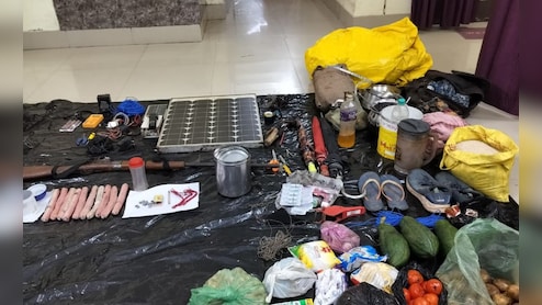 छत्तीसगढ़-ओड़िशा सीमा पर डेटोनेटर के साथ चूड़ी-बिंदी भी ! नक्सली डंप से निकला हैरान कर देने वाला सामान