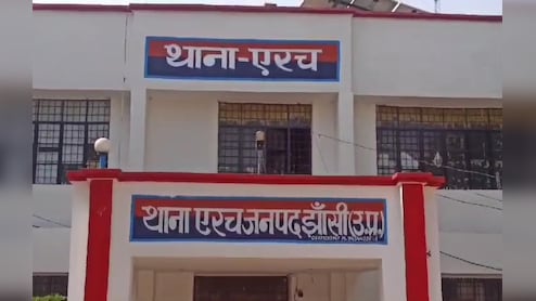 यूपी : मोबाइल पर रील देख रही बीवी से पति ने मांगा तौलिया तो कर लिया सुसाइड