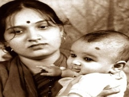 इस बच्चे ने कभी बेचा कॉकरोच भगाने वाली क्रीम, तो कभी लगाया मोबाइल टावर और साफ की पानी की टंकिया, आज है मशहूर एक्टर, पहचाना ? इस बच्चे ने कभी बेचा कॉकरोच भगाने वाली क्रीम, तो कभी लगाया मोबाइल टावर और साफ की पानी की टंकिया, आज है मशहूर एक्टर, पहचाना ?