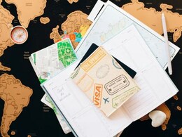 इंटरनेशनल ट्रिप पर जा रहे हैं तो साथ रखें ये 5 जरूरी डॉक्यूमेंट्स, घूमने- फिरने में नहीं आएगी कोई परेशानी इंटरनेशनल ट्रिप पर जा रहे हैं तो साथ रखें ये 5 जरूरी डॉक्यूमेंट्स, घूमने- फिरने में नहीं आएगी कोई परेशानी