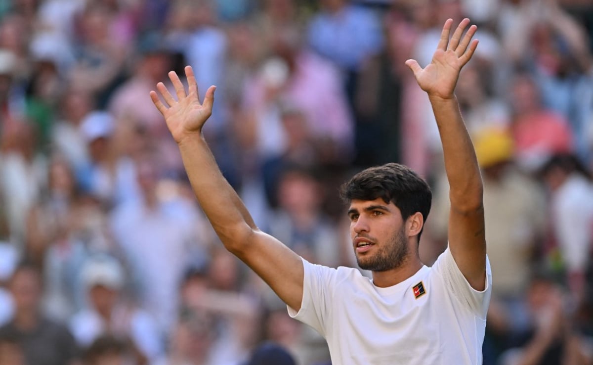 Carlos Alcaraz, Aryna Sabalenka Take Contrasting Routes Into Wimbledon Semi-Finals