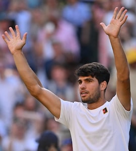 Carlos Alcaraz, Aryna Sabalenka Take Contrasting Routes Into Wimbledon Semi-Finals