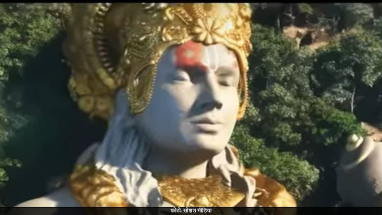 भगवान विष्णु के अवतार पर आई फिल्म दे रही सैयारा को टक्कर, सिनेमाघर के बाहर जुते-चप्पल उतार लोग देख रहें फिल्म भगवान विष्णु के अवतार पर आई फिल्म दे रही सैयारा को टक्कर, सिनेमाघर के बाहर जुते-चप्पल उतार लोग देख रहें फिल्म