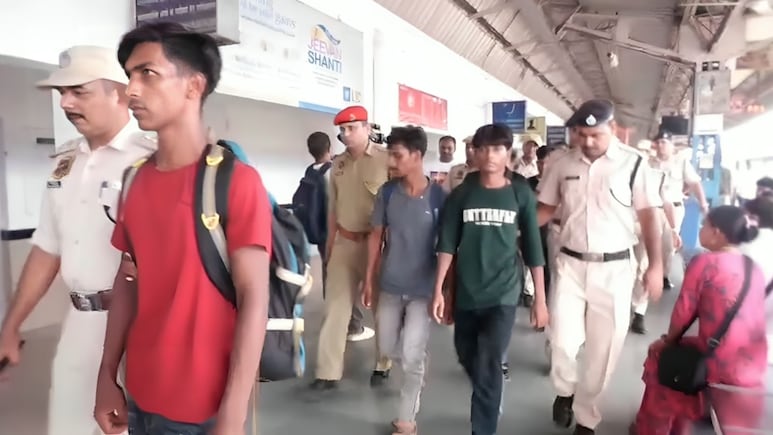 8 Bangladeshi Nationals Detained In Assam's Bongaigaon 8 Bangladeshi Nationals Detained In Assam's Bongaigaon