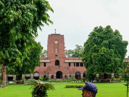 DU UG Admission 2025: दिल्ली यूनिर्विसिटी यूजी एडमिशन के लिए सेकेंड लिस्ट आज, यहां देखें सबसे पहले DU UG Admission 2025: दिल्ली यूनिर्विसिटी यूजी एडमिशन के लिए सेकेंड लिस्ट आज, यहां देखें सबसे पहले