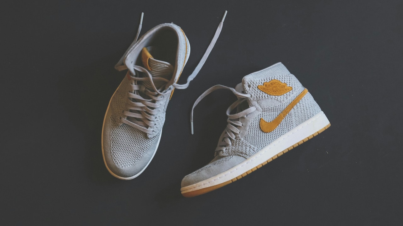 Smart Style, Strong Sole: Top 5 Sneakers Under ₹1000 for Durability.