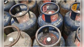 Commercial LPG Allocation Raised From 20 to 50% Of Daily Consumption In Delhi