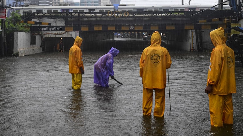 Maharashtra Rain Update: महाराष्ट्रात मुसळधार पावसाचा इशारा,6 जिल्ह्यांमध्ये रेड अलर्ट