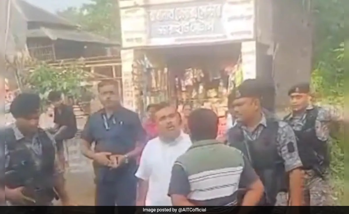 Kolkata Suvendu Adhikari лидерът на BJP на опозицията в Западен