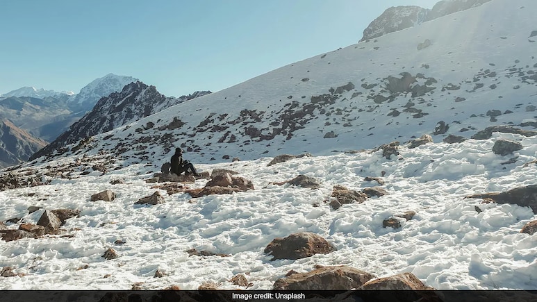 हिमालयी ग्लेशियरों के पिघलने से कभी भी फट सकती हैं  ये झीलें, बह जाएंगे गांव, पुल और बांध!