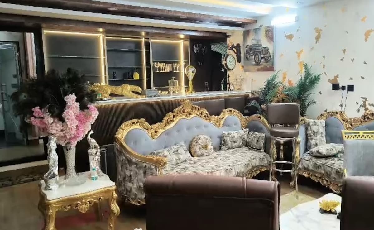 Rohan Saldanha used his lavish bungalow to create an illusion of power, success, and trust. Rohan Saldanha used his lavish bungalow to create an illusion of power, success, and trust.