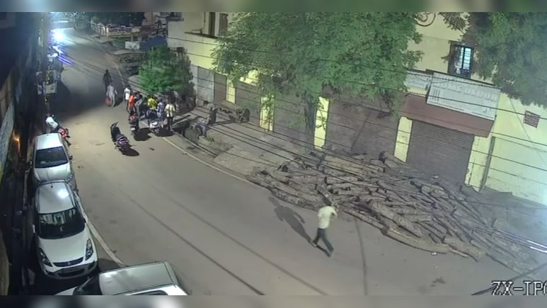 छत्तीसगढ़: स्ट्रीट डॉग को बचाने की कोशिश में 16 साल के लड़के की मौत, स्कूटी सवार साथी हुआ घायल