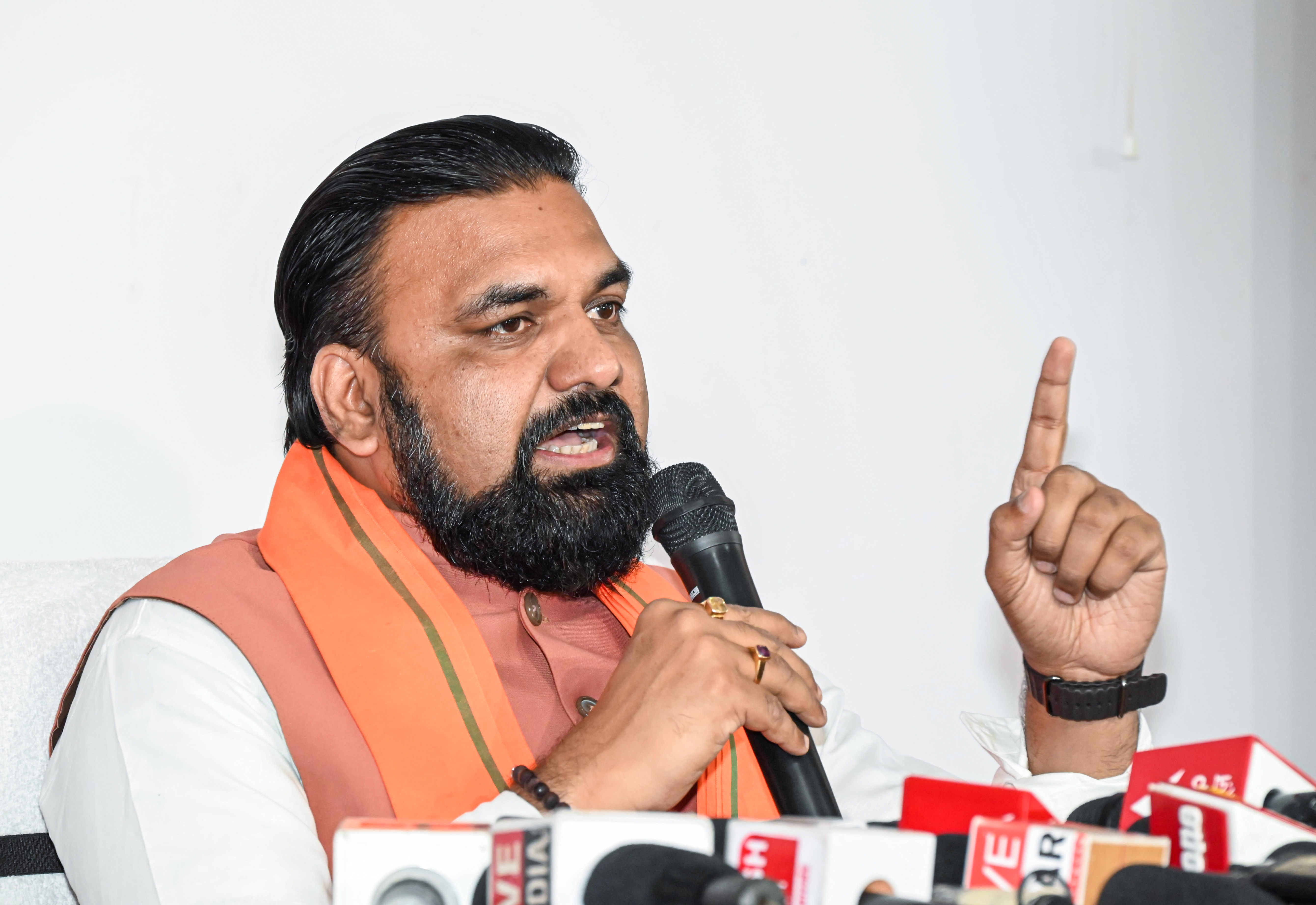'तेजस्वी को सता रहा हार का डर, राबड़ी हमारी माता तुल्य', 'गुंडा' कहे जाने पर सम्राट चौधरी का पलटवार