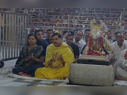 CM मोहन यादव ने विदेश जाने से पहले लिया बाबा का आशीर्वाद, पत्नी के साथ भस्म आरती में हुए शामिल 