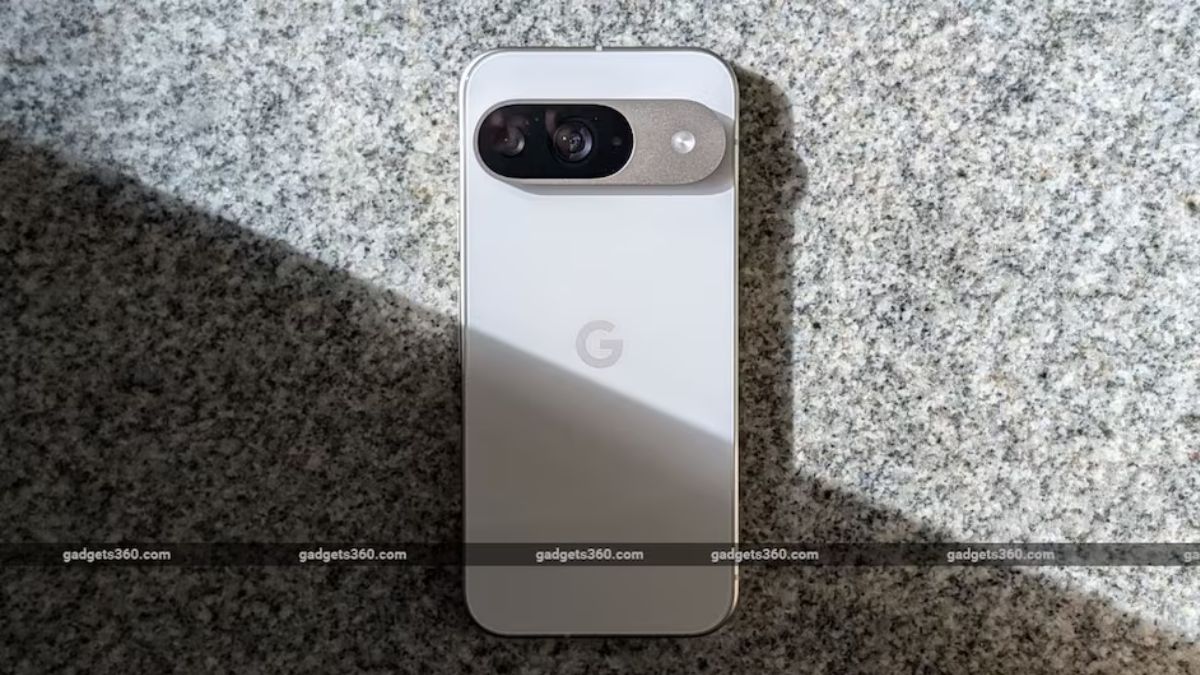 Google Pixel 10 könnte über integrierte Qi2-Magnete verfügen, wie ein durchgesickerter „Pixelsnap“-Ladepuck ve